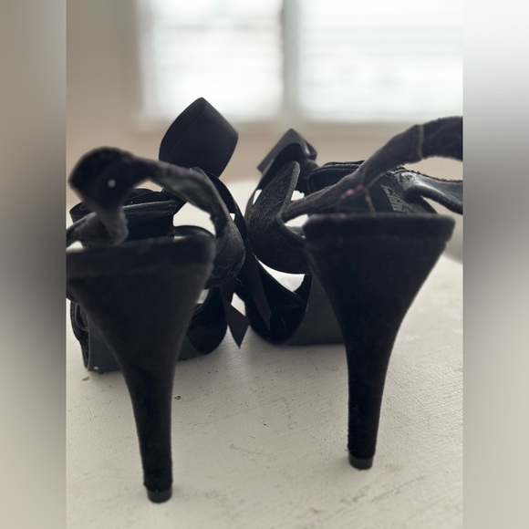 Velvet Heart black strapy heels size 9 - Picture 3 of 7
